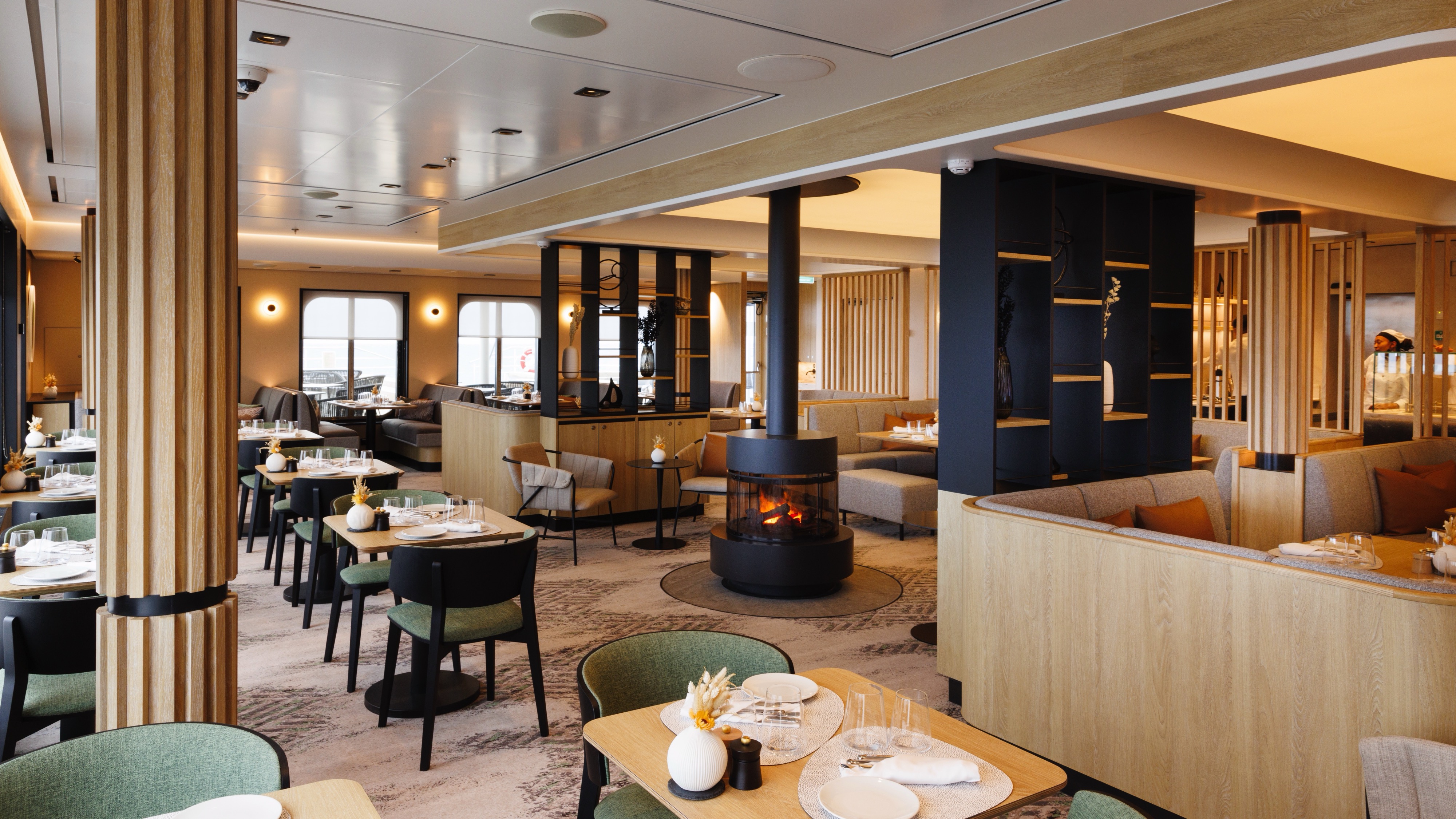 The Club Lounge on SH Minerva